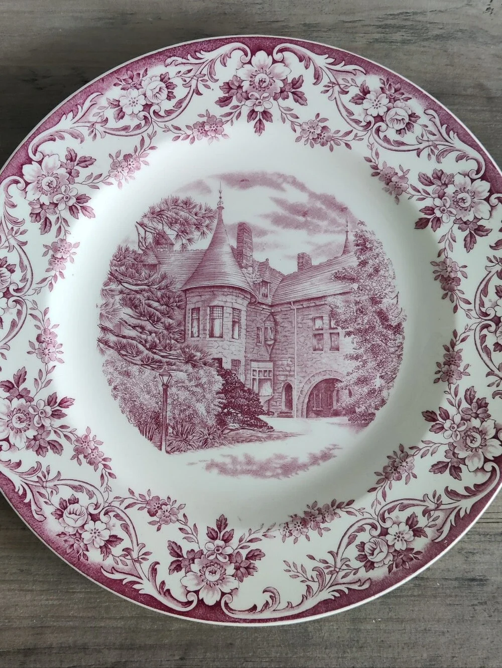 Vintage Wedgwood Fairleigh Dickinson College Castle Mulberry Plate – England